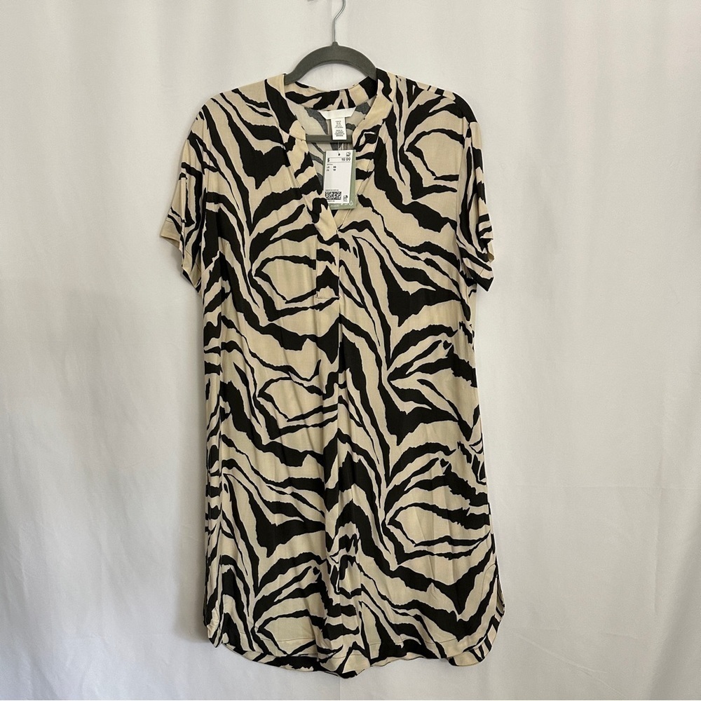NWT H&M Women’s Zebra Print V Neck Tunic in Light Beige sz XS